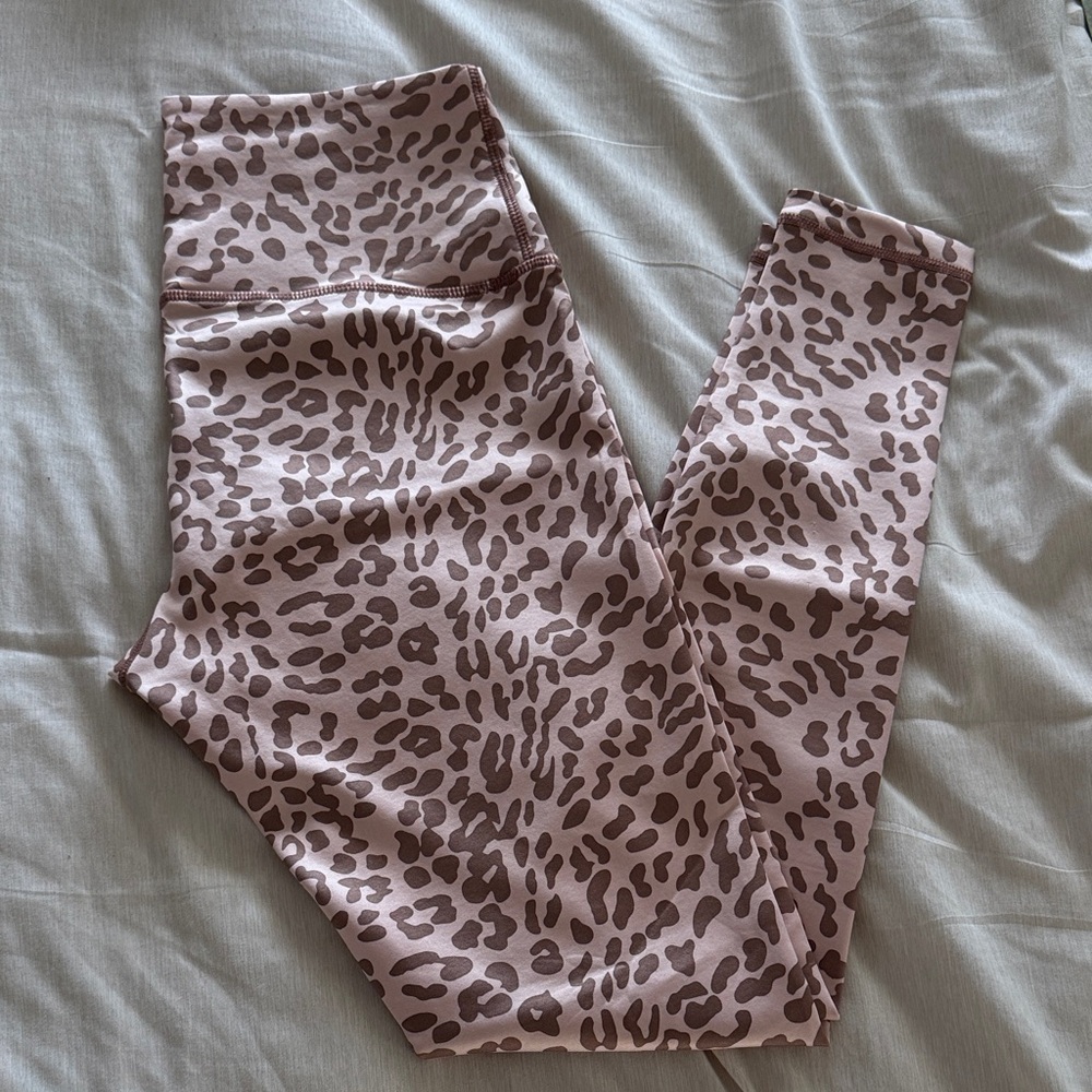 Tan + Lines Leopard Leggings Size S